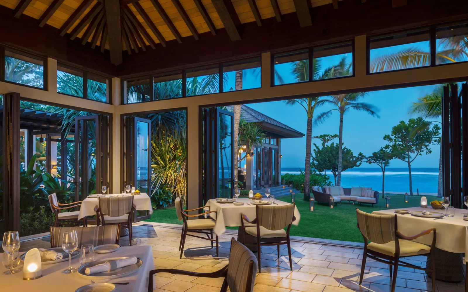 The Ritz-Carlton Lounge & Bar