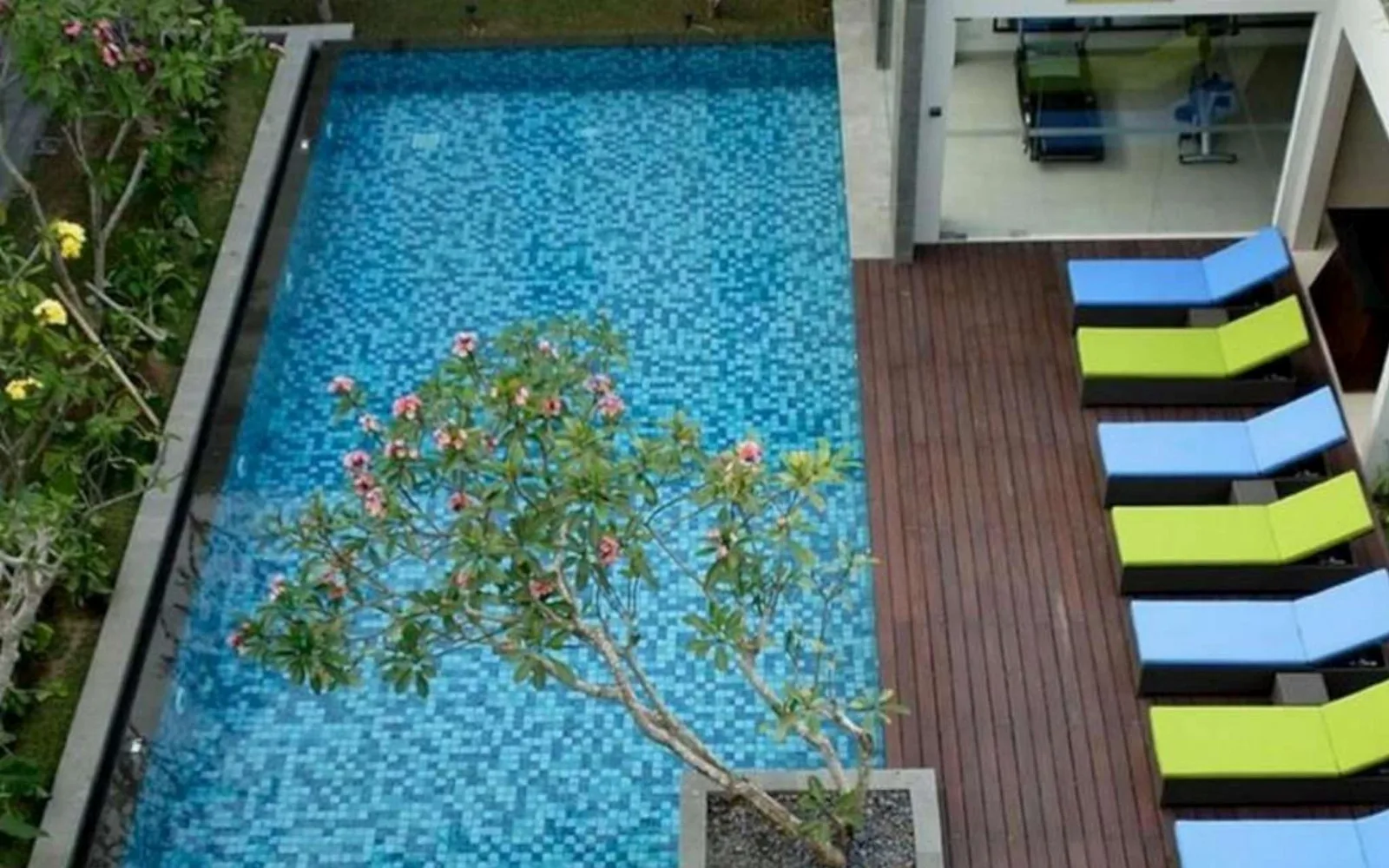 The Santika Beach Club & Lounge at Hotel Santika Mataram