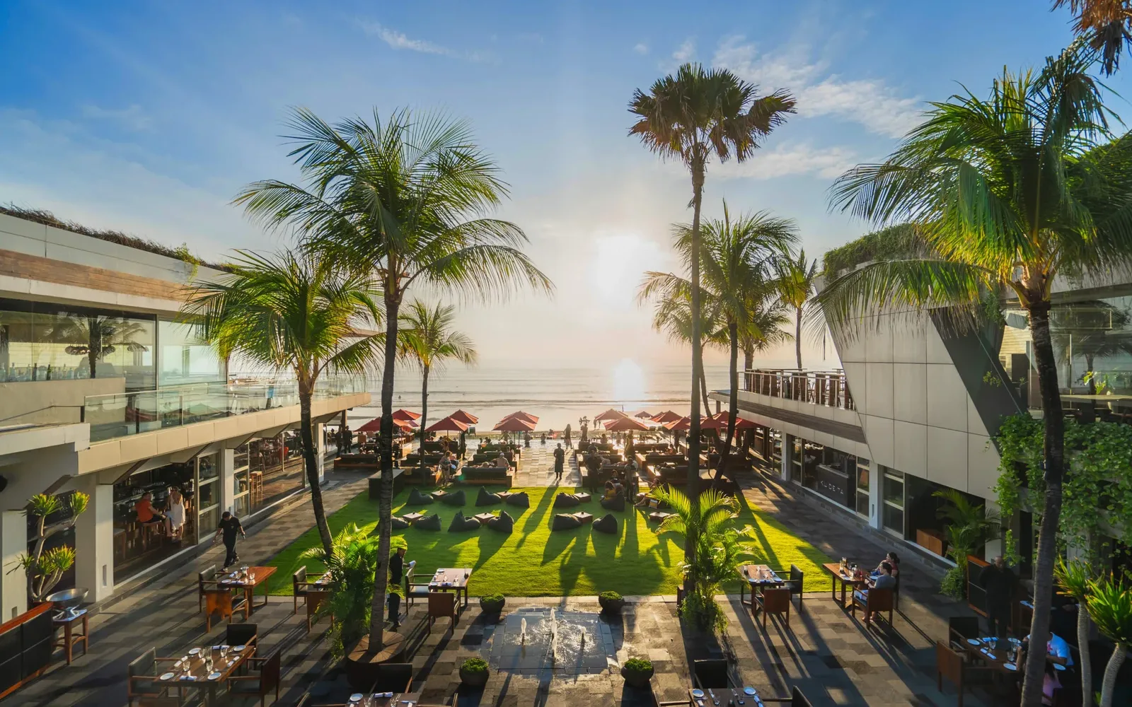 The Seminyak Sunset Lounge at Seminyak 10min- Mimi D. Sunset Kuta Villa