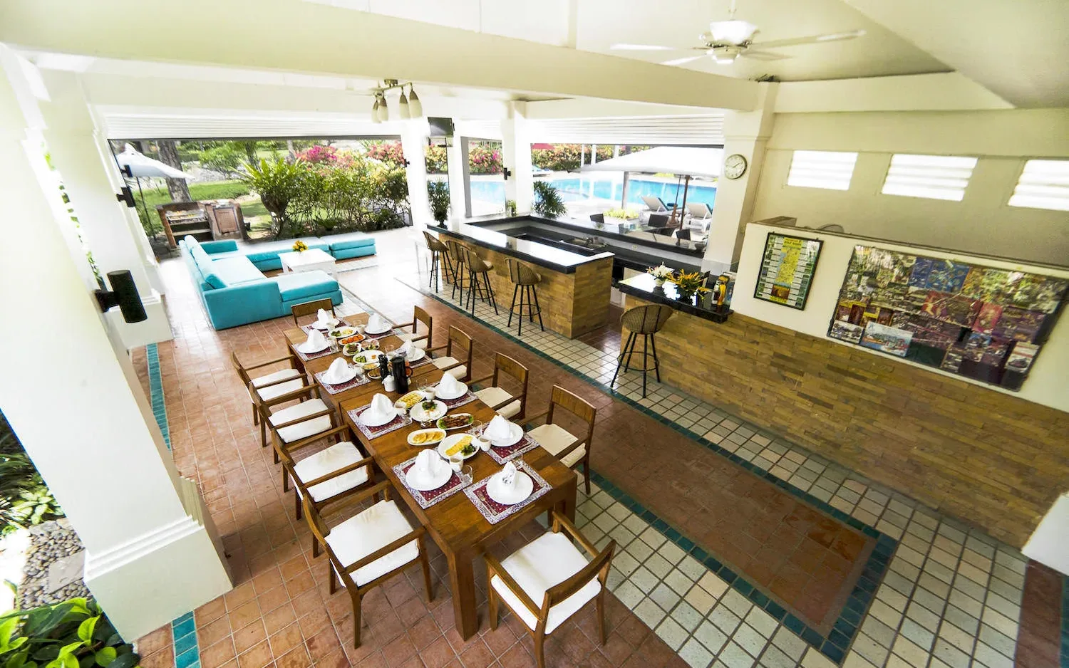 The Tamantis Lounge