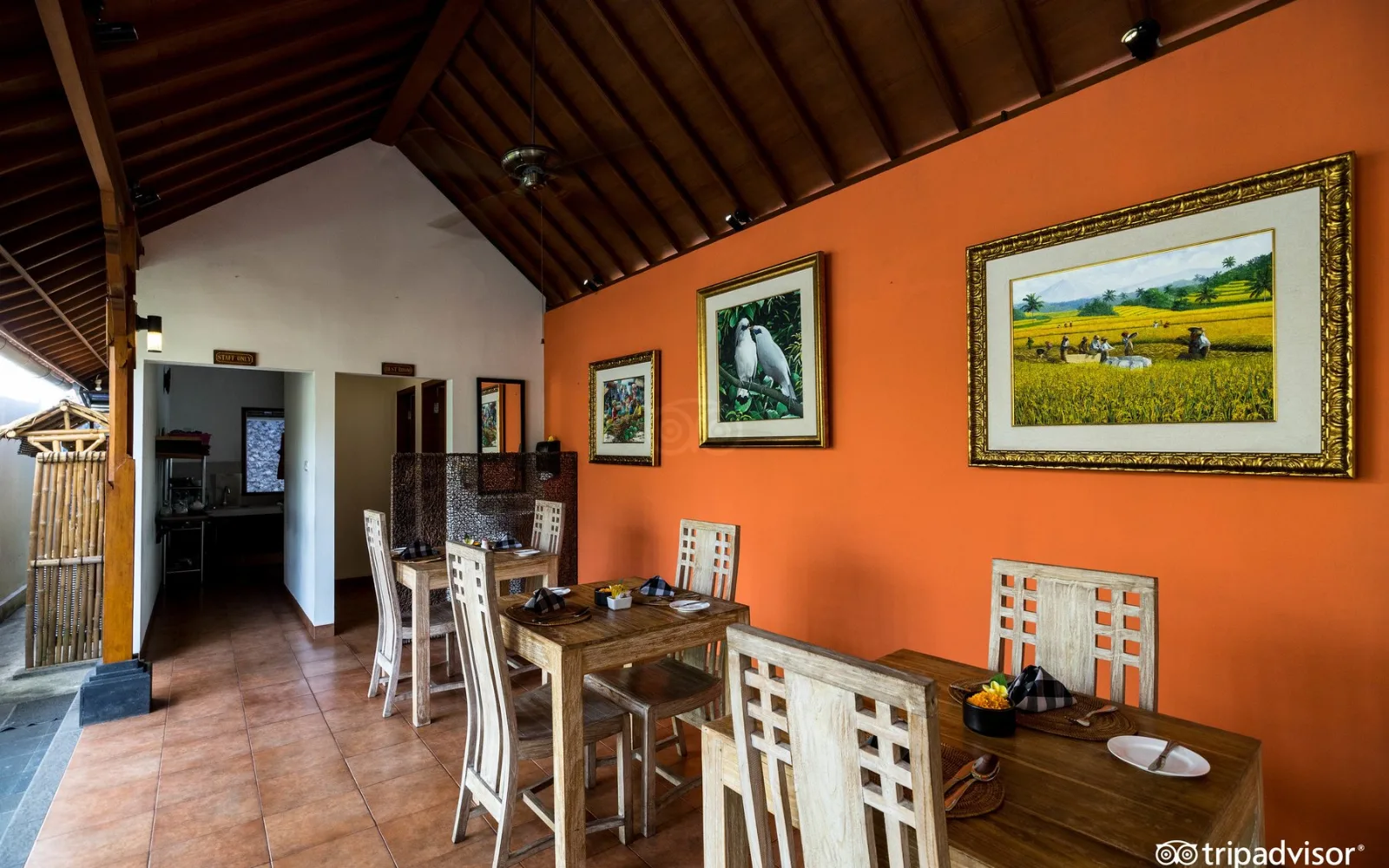 The Tebesaya Lounge