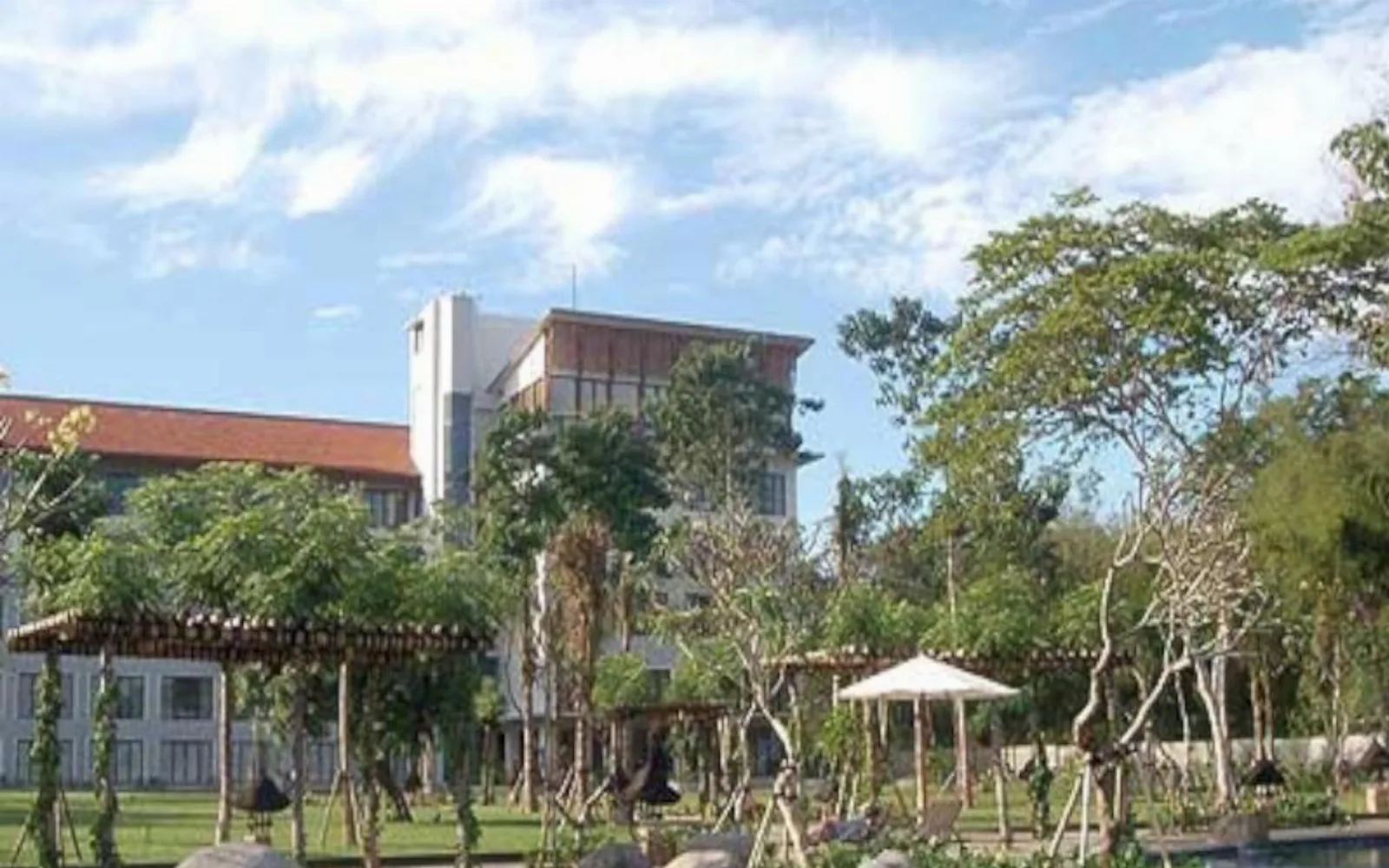 The Terrace Lounge