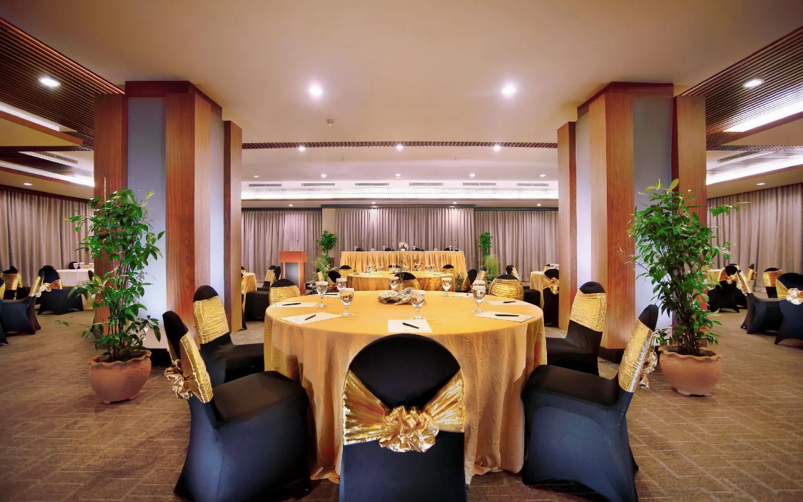 The Terrace Lounge at GOLDEN TULIP BALIKPAPAN HOTEL AND SUITES