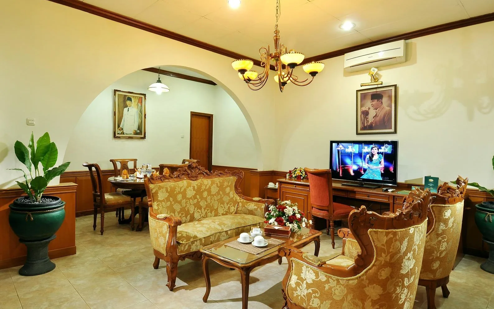 The Terrace Lounge at Hotel Dana Solo