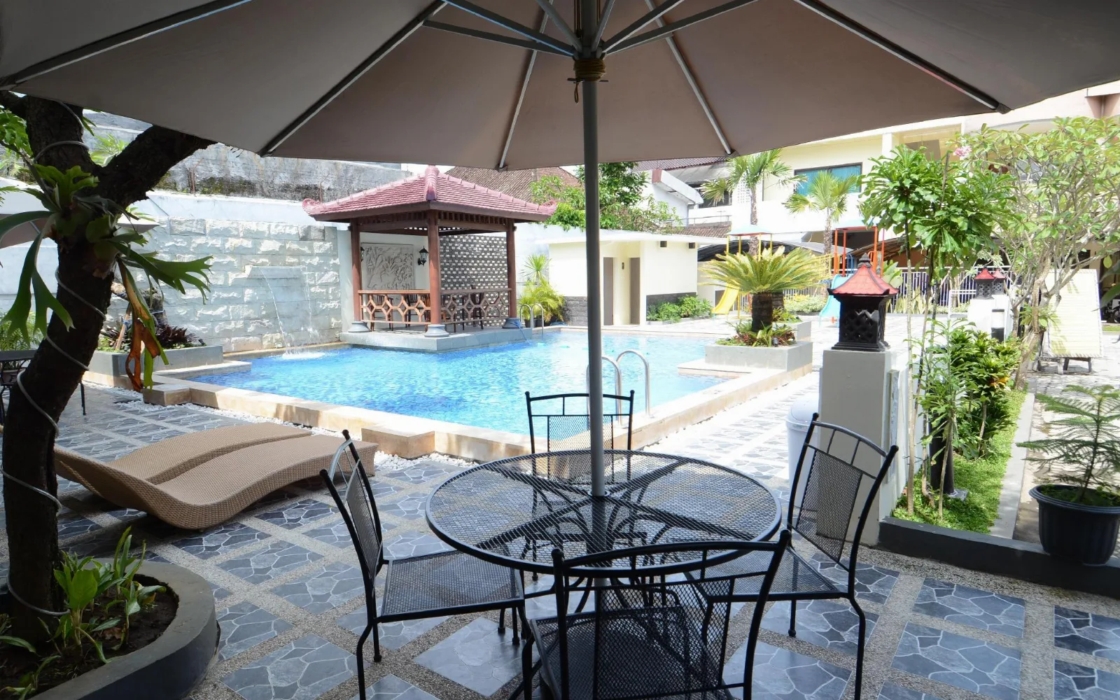 The Terrace Lounge at Hotel Pelangi Malang, Kayutangan Heritage