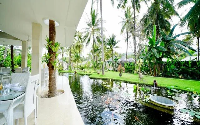 The Terrace Lounge
