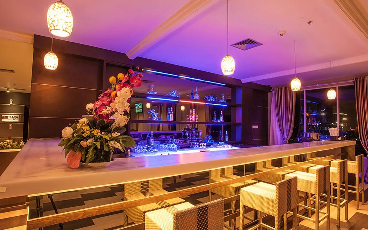 The Terrace Lounge