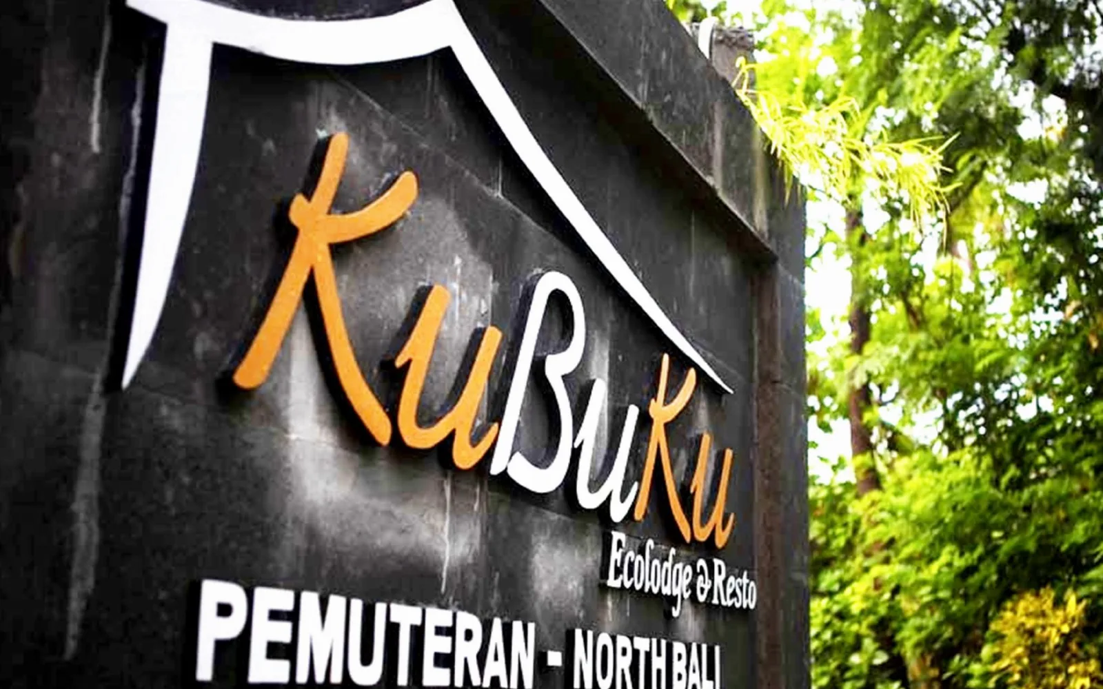 The Terrace Lounge at Kubuku Eco Dive lodge & Yoga