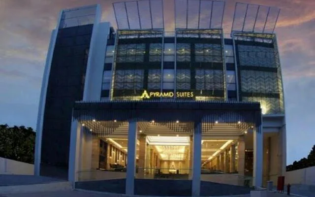 The Terrace Lounge at pyramid suites Hotel