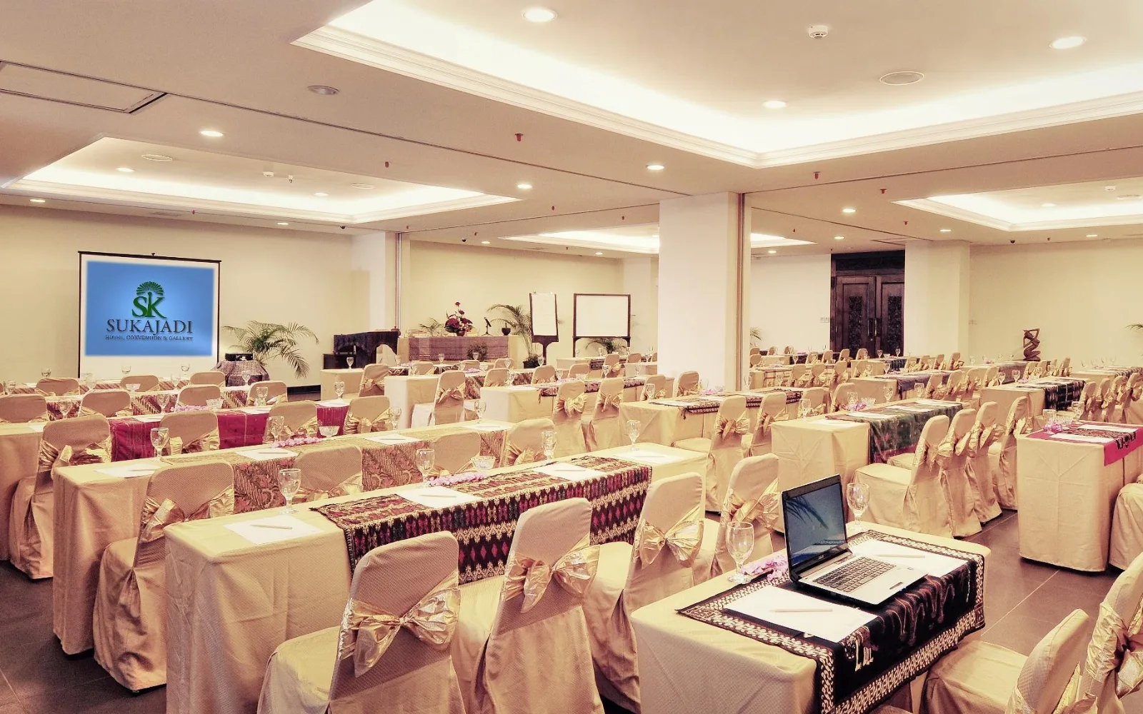The Terrace Lounge at Sukajadi Hotel