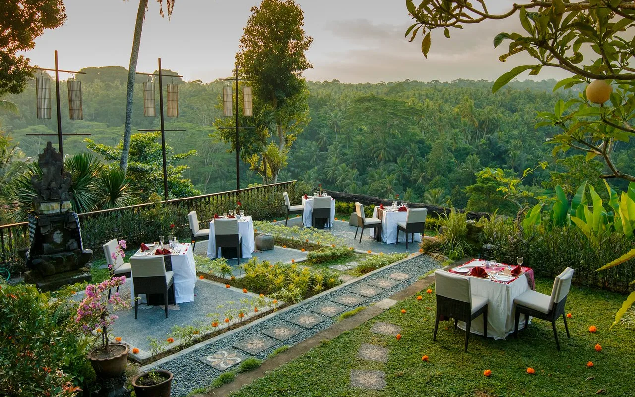 The Terrace Lounge