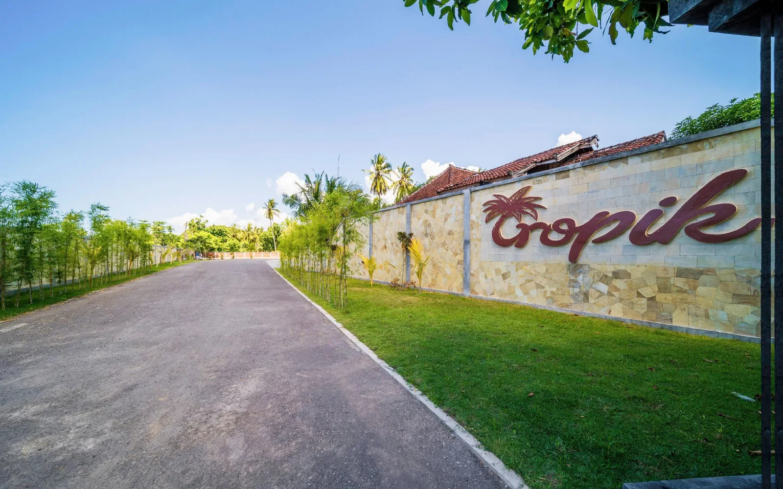 The Tropik Beach Club & Lounge