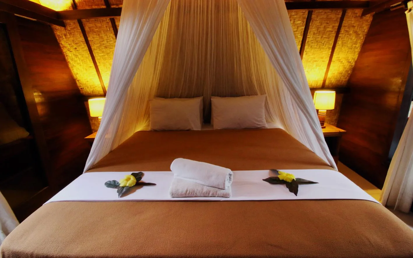 The unzipp Beach Club & Lounge at unzipp lumbung gili trawangan