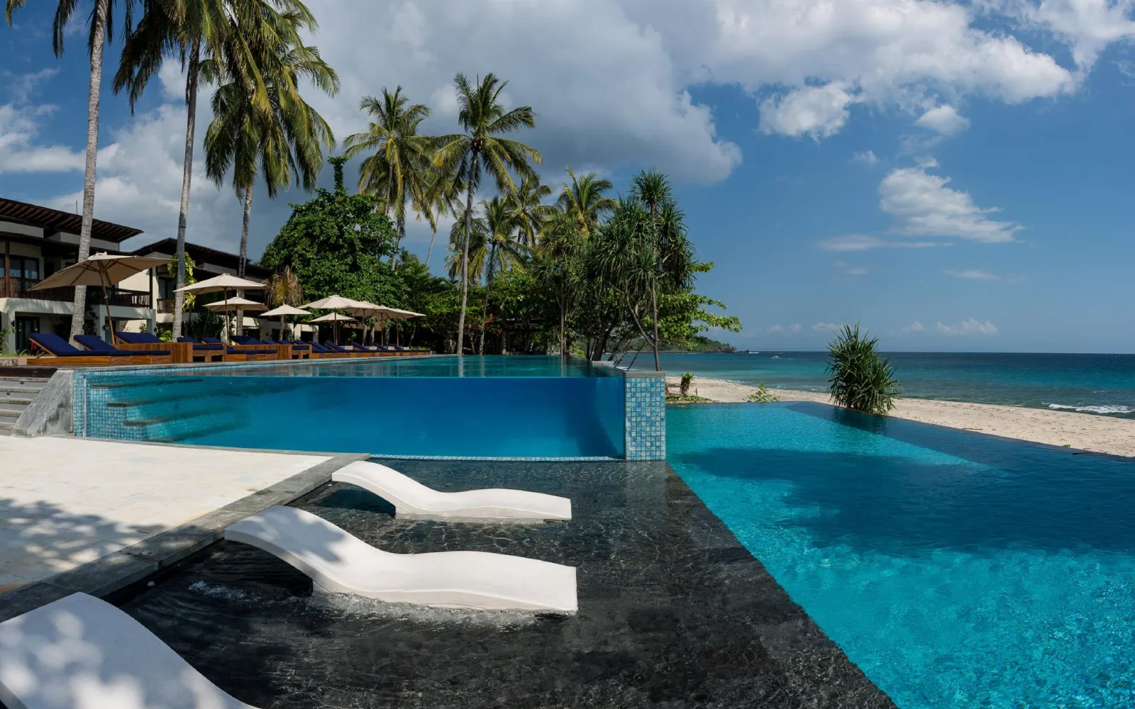 The Wave Restaurant & Ocean Bar