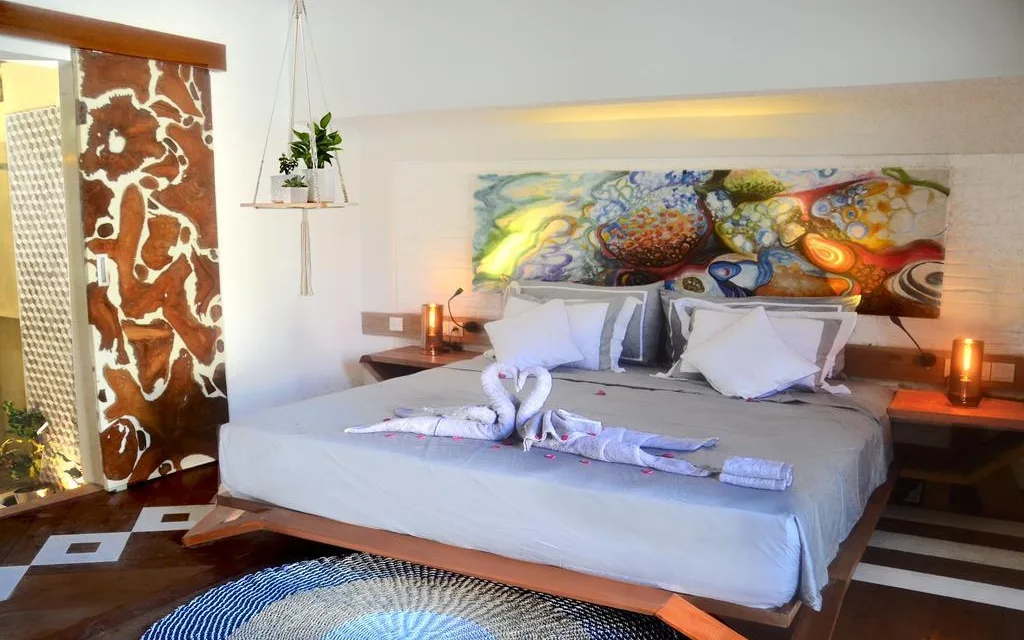 The White Beach Club & Lounge at The White Key Luxury Villas