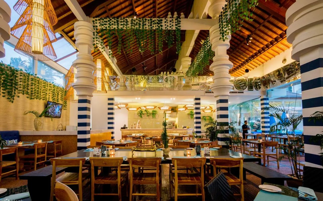 TIIGO Poolside Bar at Montigo Resorts Seminyak