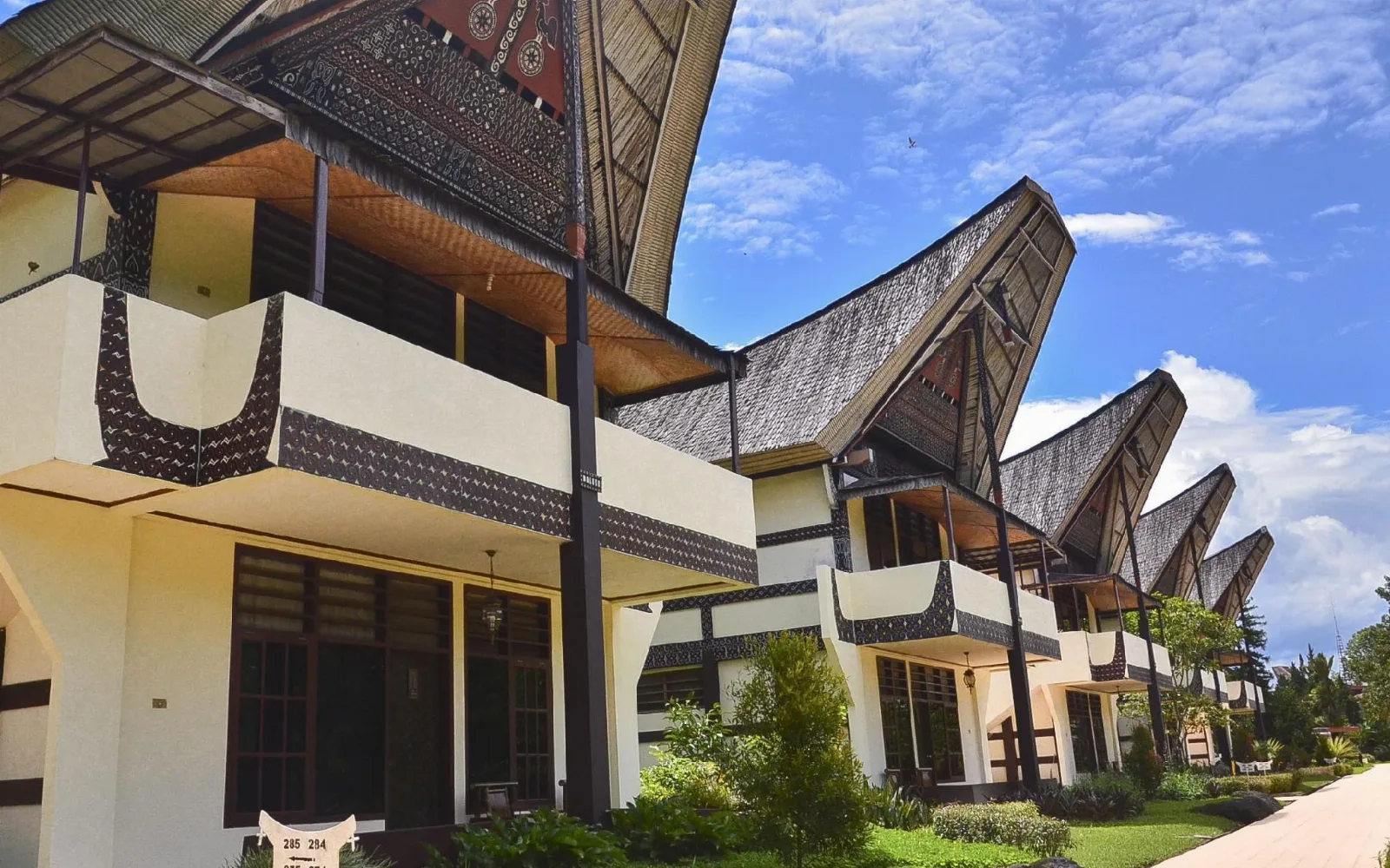 Toraja Restaurant at Toraja Misiliana Hotel