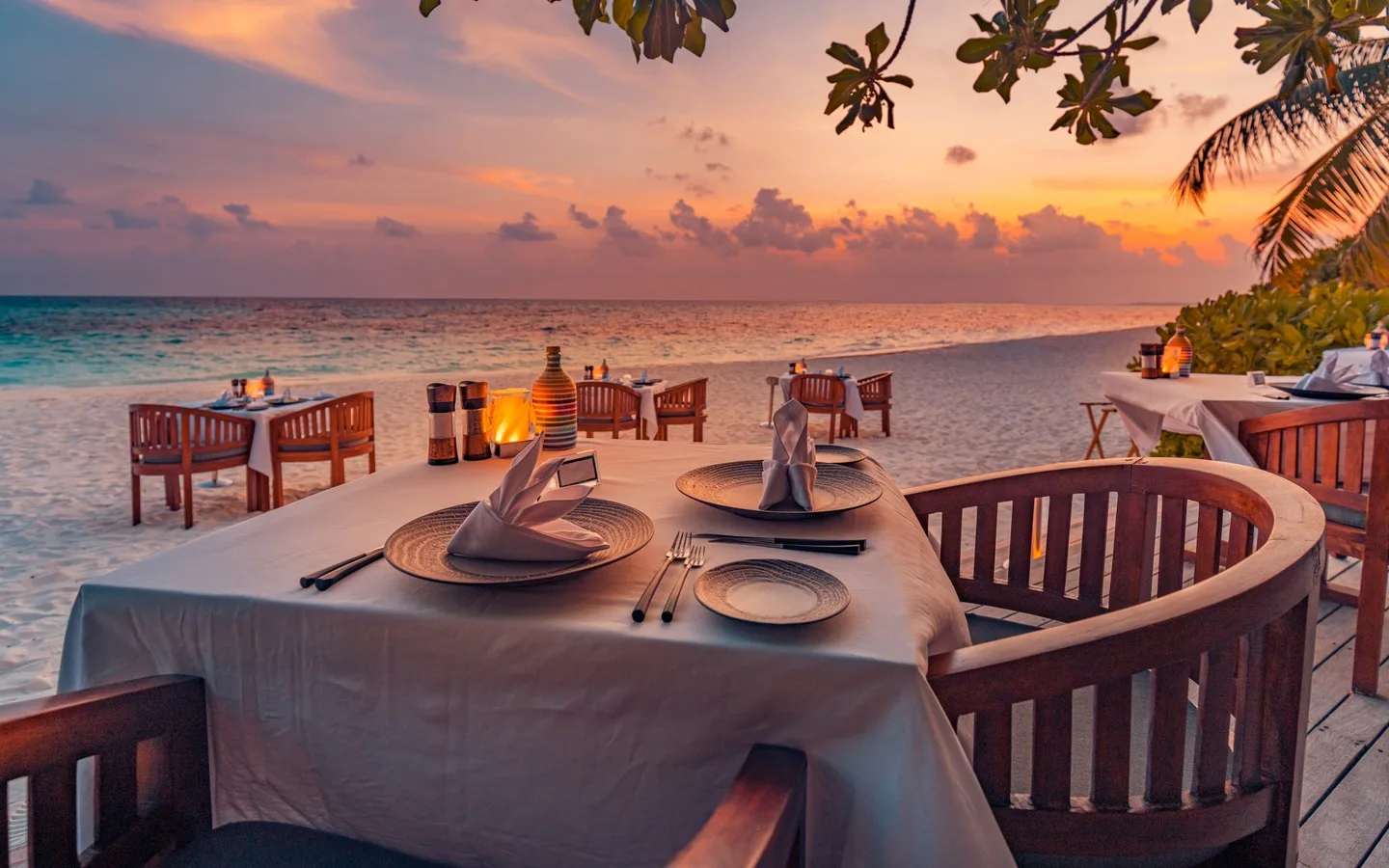 Tropical Lounge & Bar at Pemedal Beach Resort