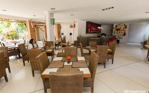 Tropical Lounge & Bar at Pertiwi Resorts And Spa