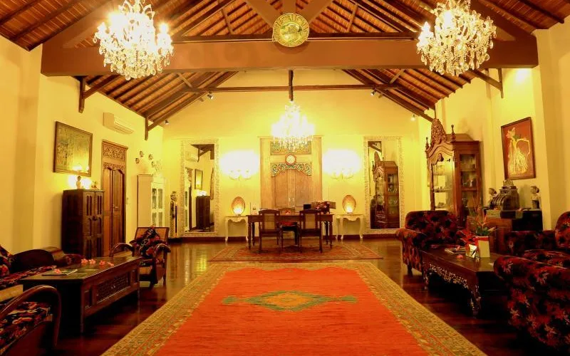 Tropical Lounge & Bar at Puri Mas Boutique Resorts & Spa