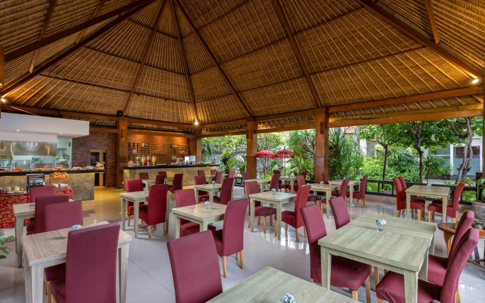 Tropical Lounge & Bar at Tonys Villas & Resort