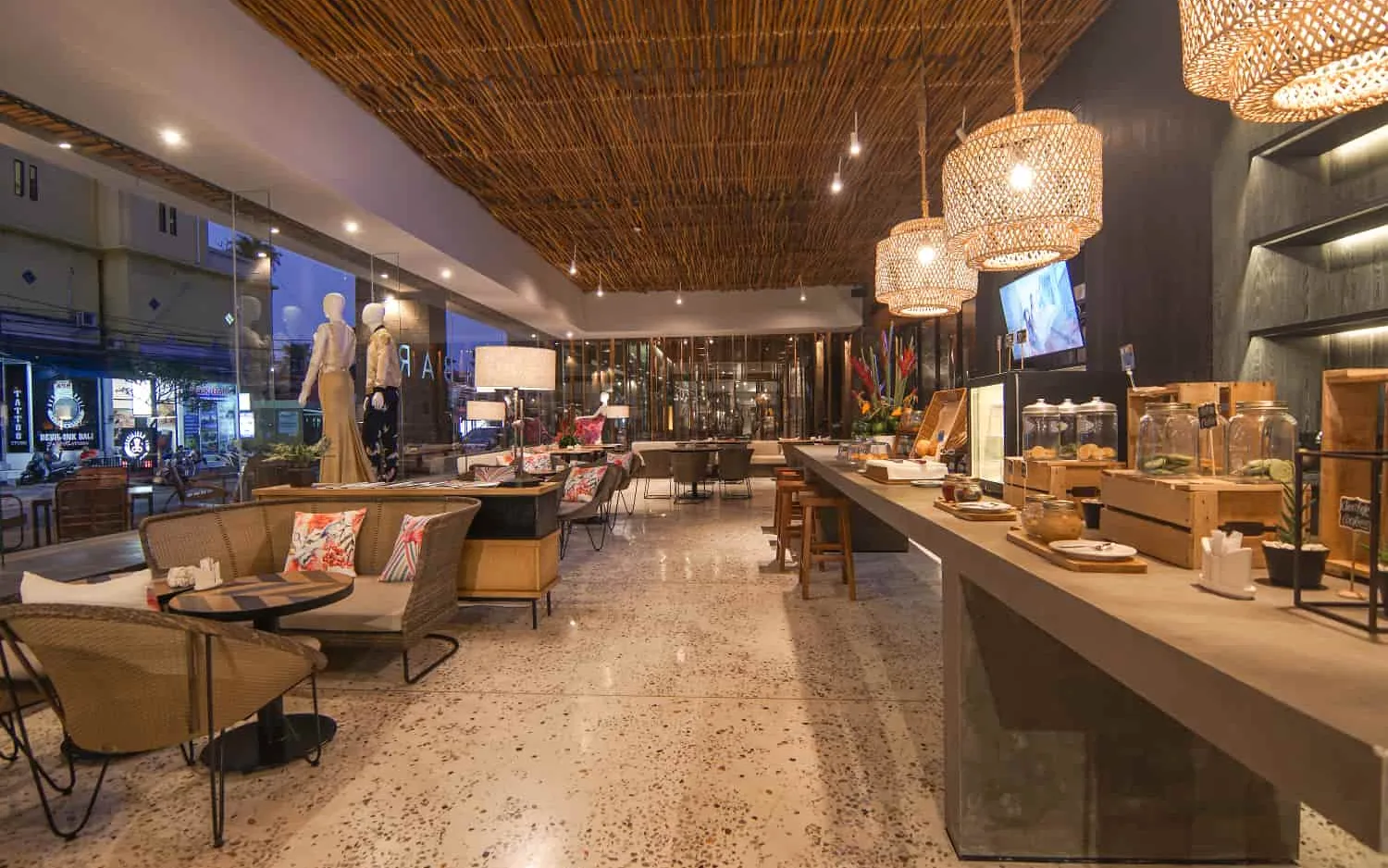 TStore Cafe & Bistro
