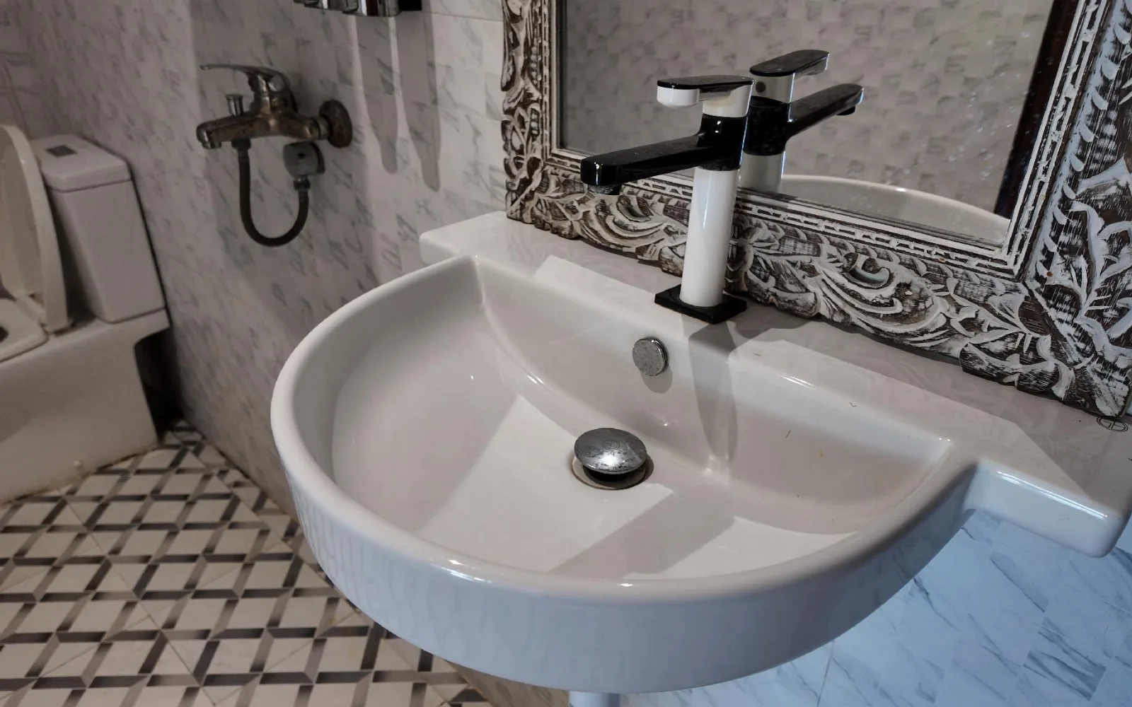 Turtle Oceanfront Restaurant at Turtle House Lombok
