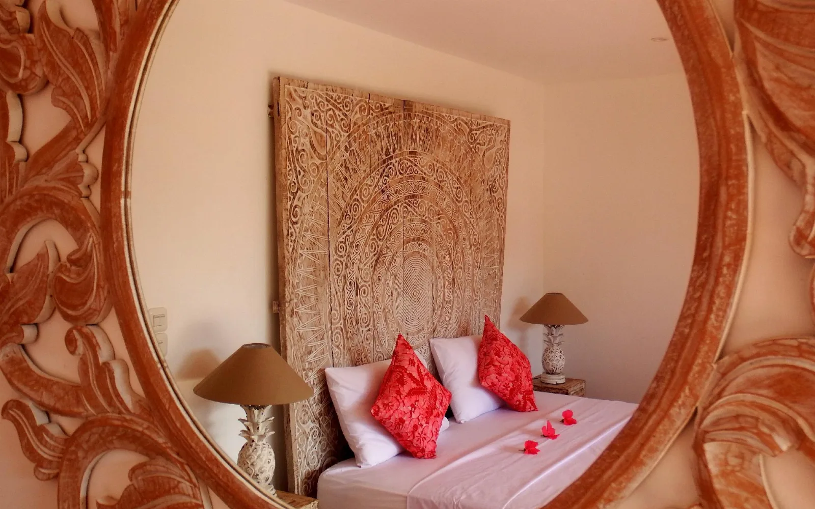 United Oceanfront Restaurant at United Colors of Gili