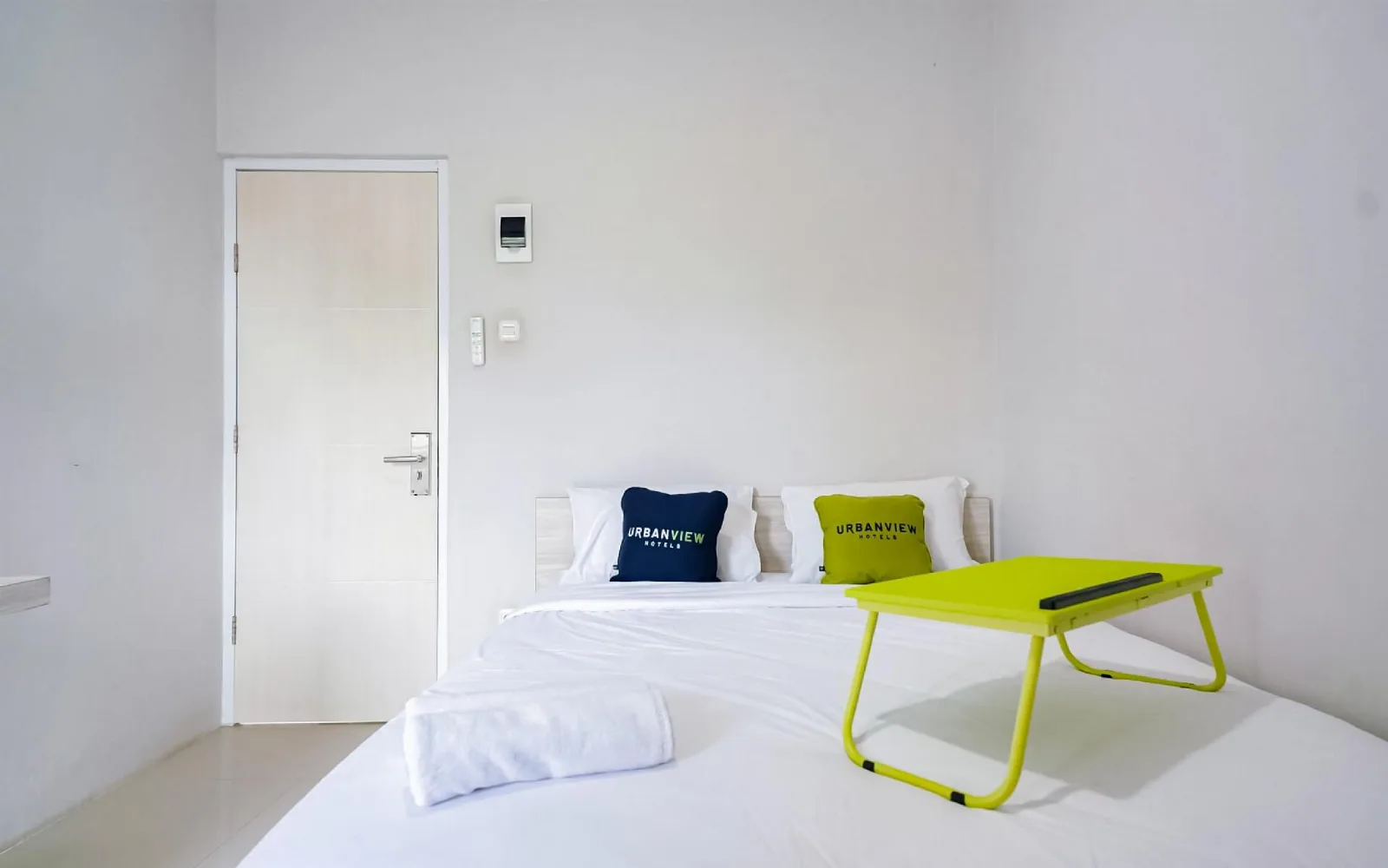 Urbanview Hotel Bar at Urbanview Hotel Bari Syariah Palembang By RedDoorz
