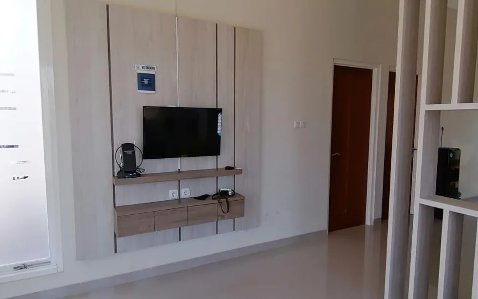 VillaOmahturu_4BR(AC), Kota Batu, Harga u/1 . Dining Pavilion at VillaOmahturu_4BR(AC), Kota Batu, Harga u/1 Villa.