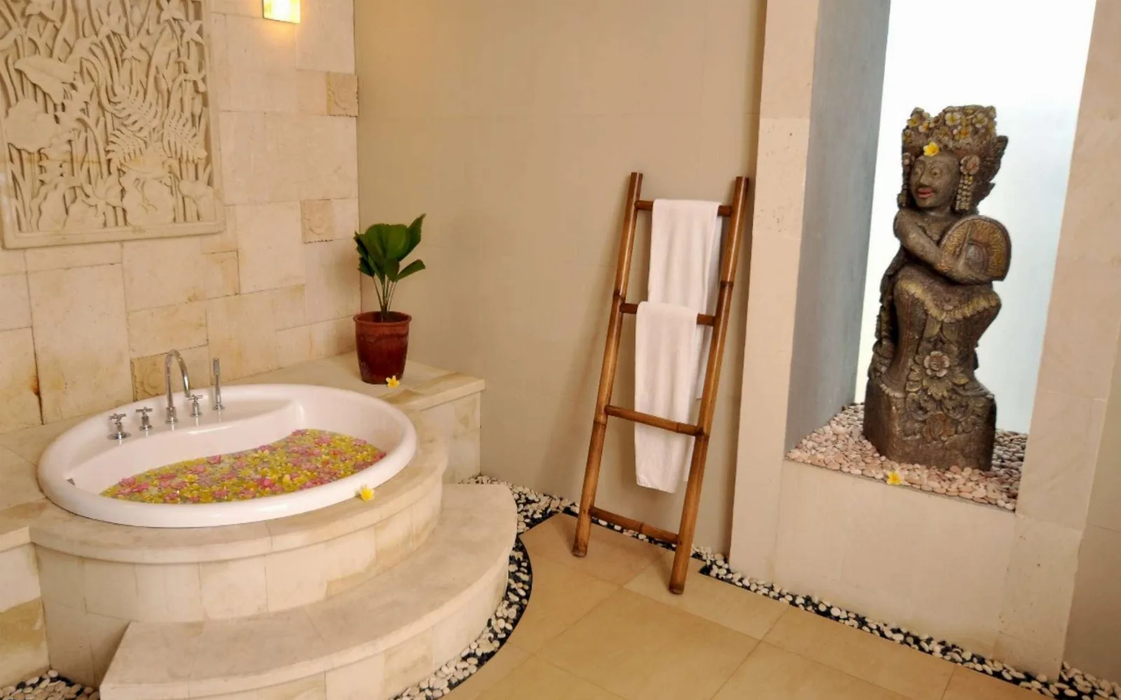 Villas Oceanfront Restaurant at The Villas by Puri Mas Boutique Resort and Spa