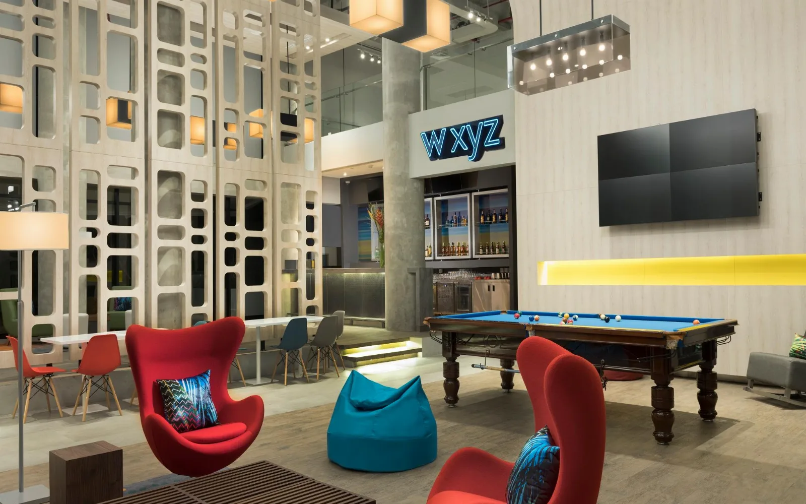 W XYZ Bar at Aloft by Marriott Jakarta Wahid Hasyim