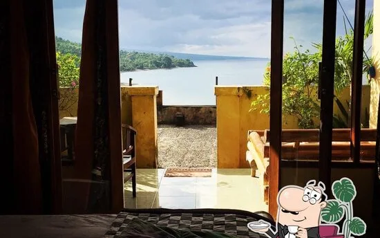 Waenis Restaurant at Waenis Sunset View Hotel and Restaurant
