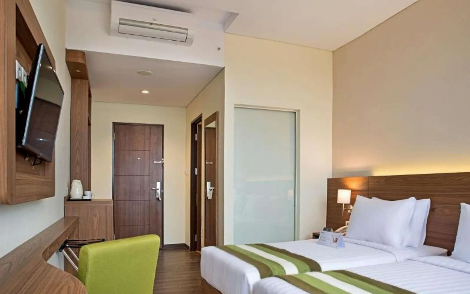 Whiz Dining Room at Grand Whiz Poins Simatupang Jakarta