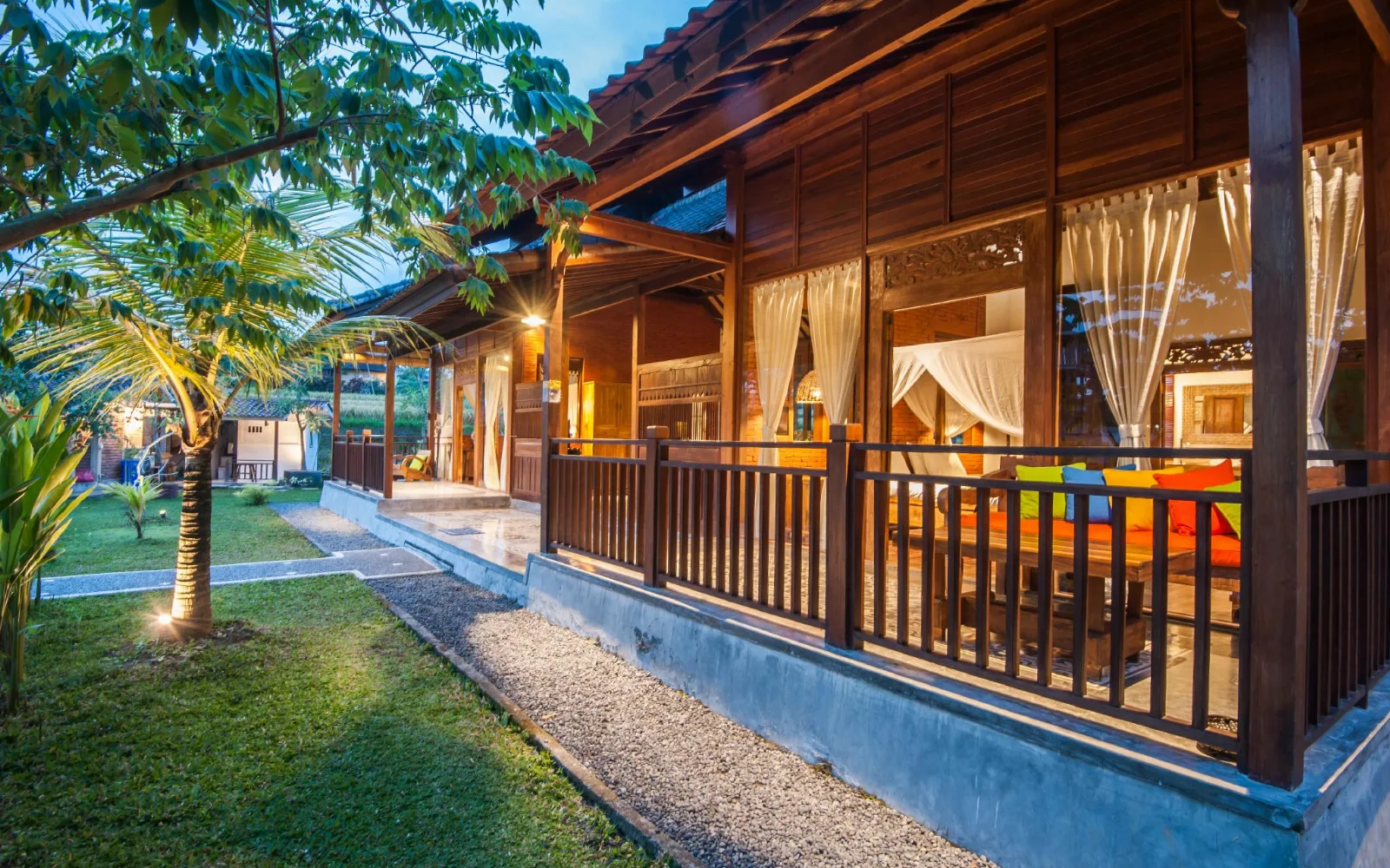 Amazing 4 bdrm Villa Tirta Padi w/Ricefield view