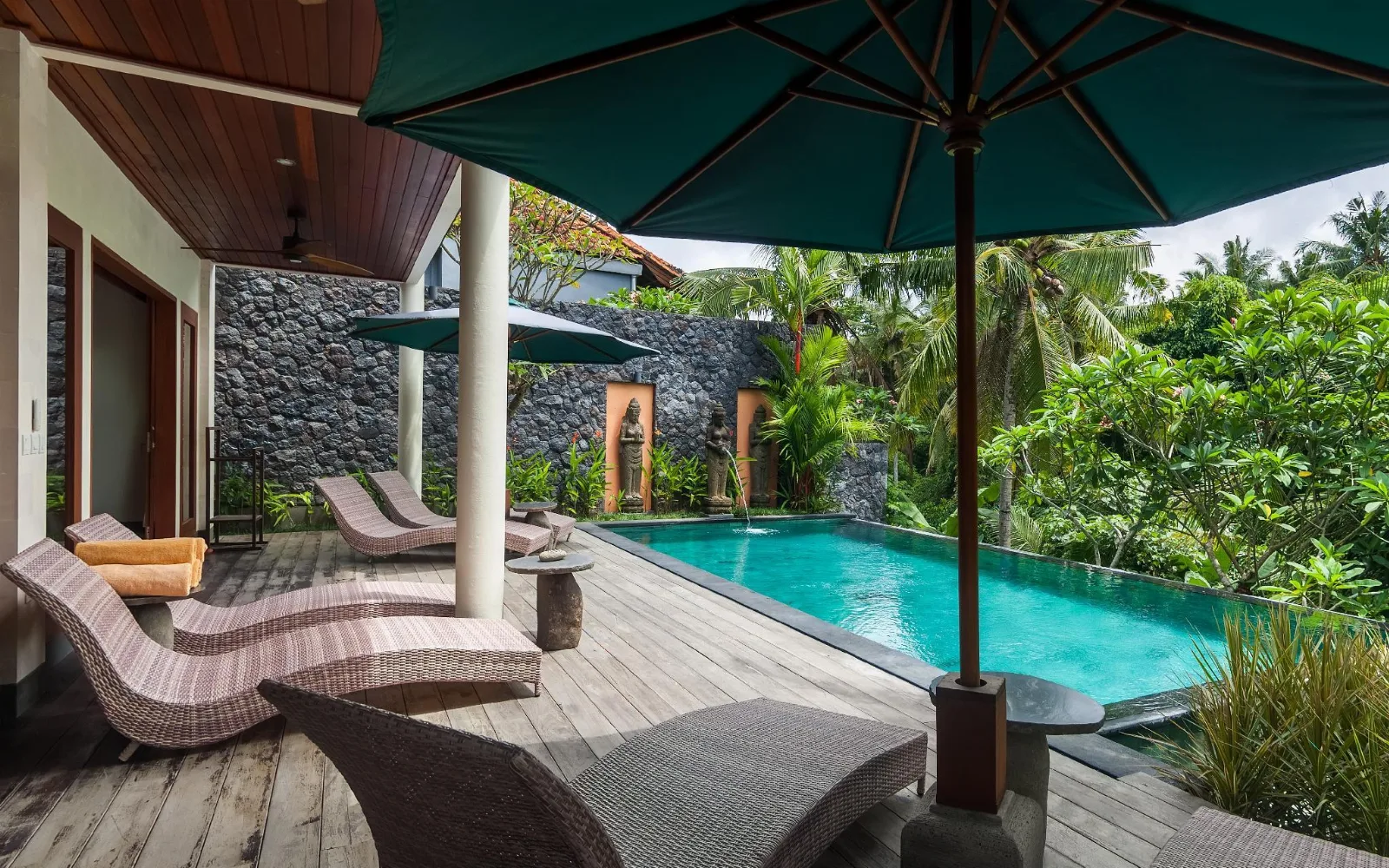 D'Legon Luxury Villas