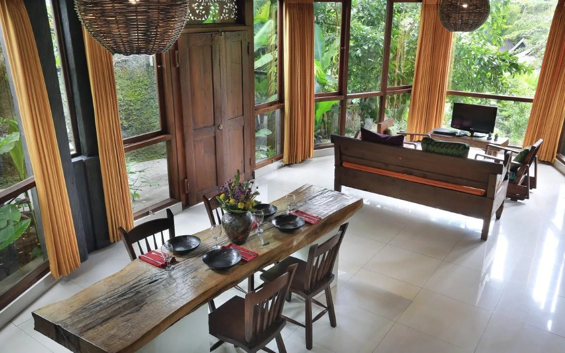 Gusde House Villas