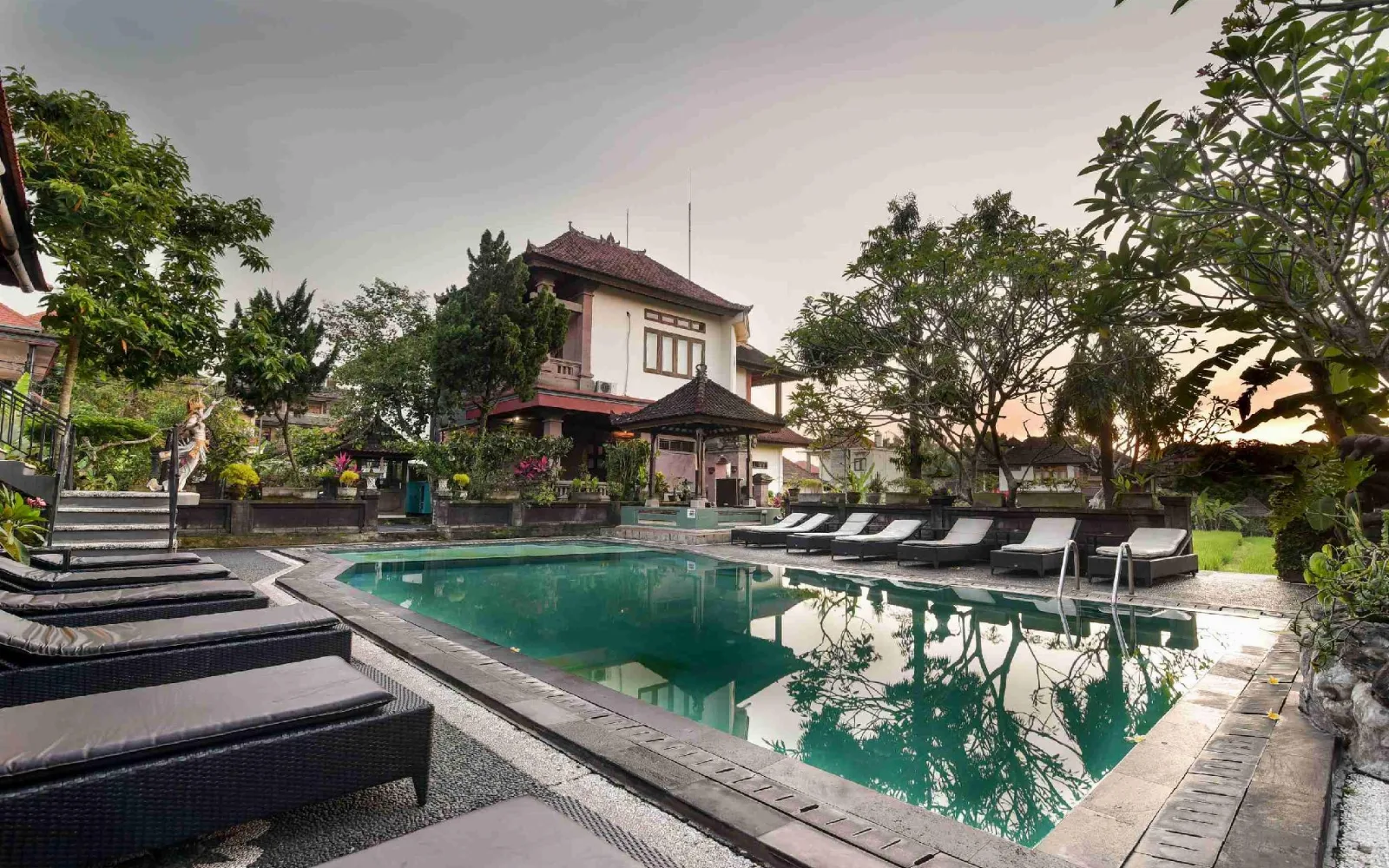 Nick's Pension Hotel