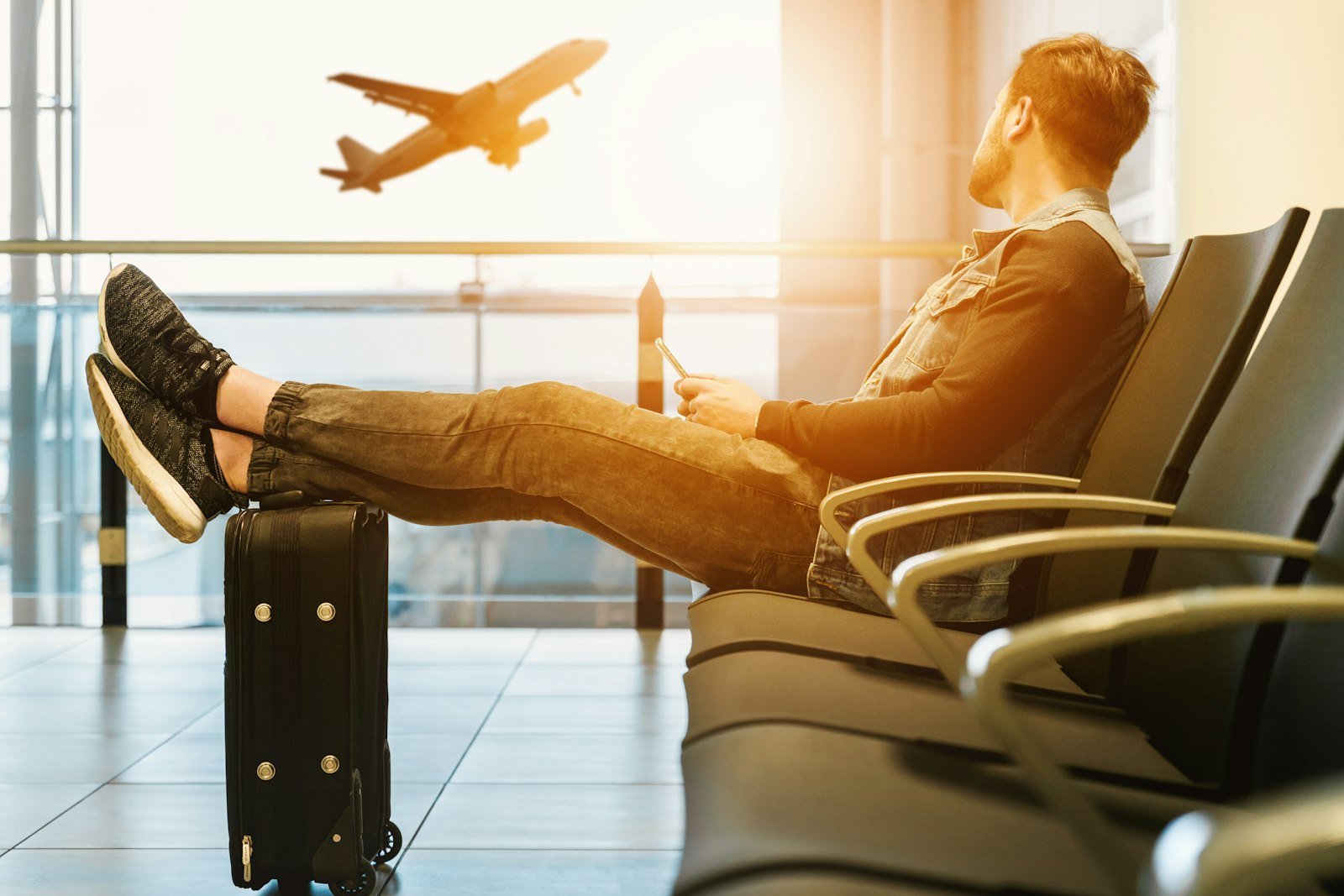 Bali's Tourism Market Diverges as Domestic Arrivals Soften Amid Resilient International Inflow
