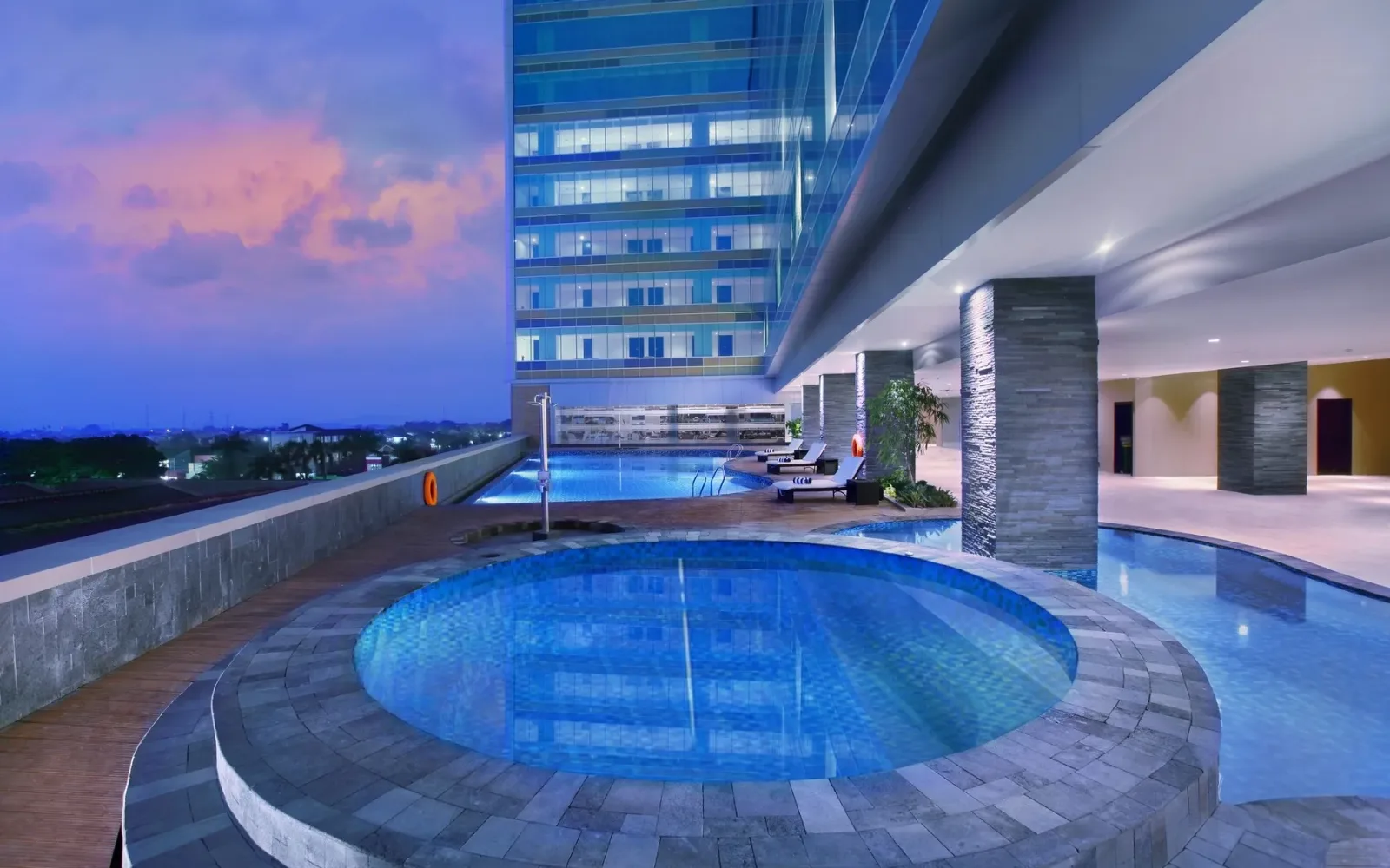 Alana Spa Solo at The Alana Hotel and Convention Center  Solo by ASTON