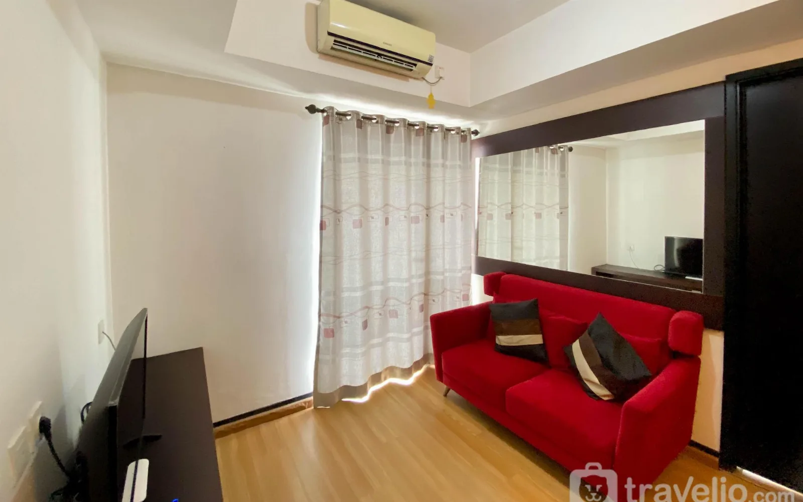 At Elegant Spa at Elegant Spacious 1BR The Wave Kuningan By Travelio