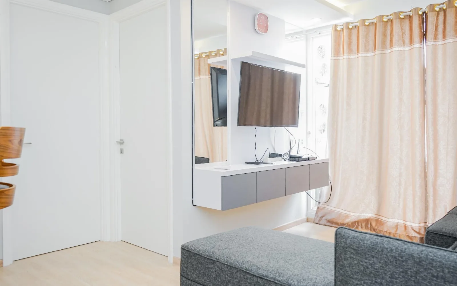 At Luxurious Spa at Luxurious Spacious Apt 2BR Tuscany BSD By Travelio