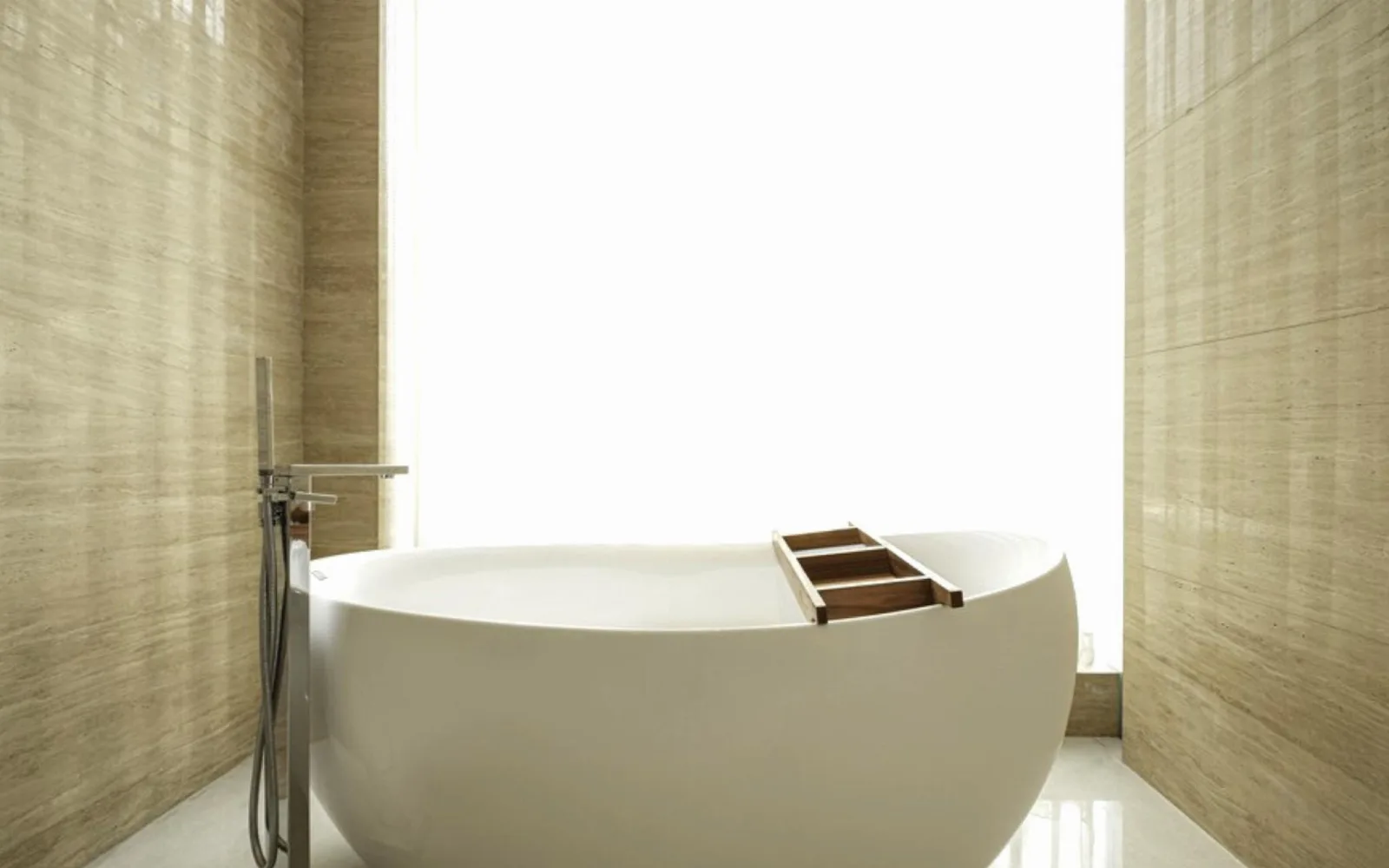 BR Villa With Spa at Luxury 5BR Villa With Spacious Place #Z.