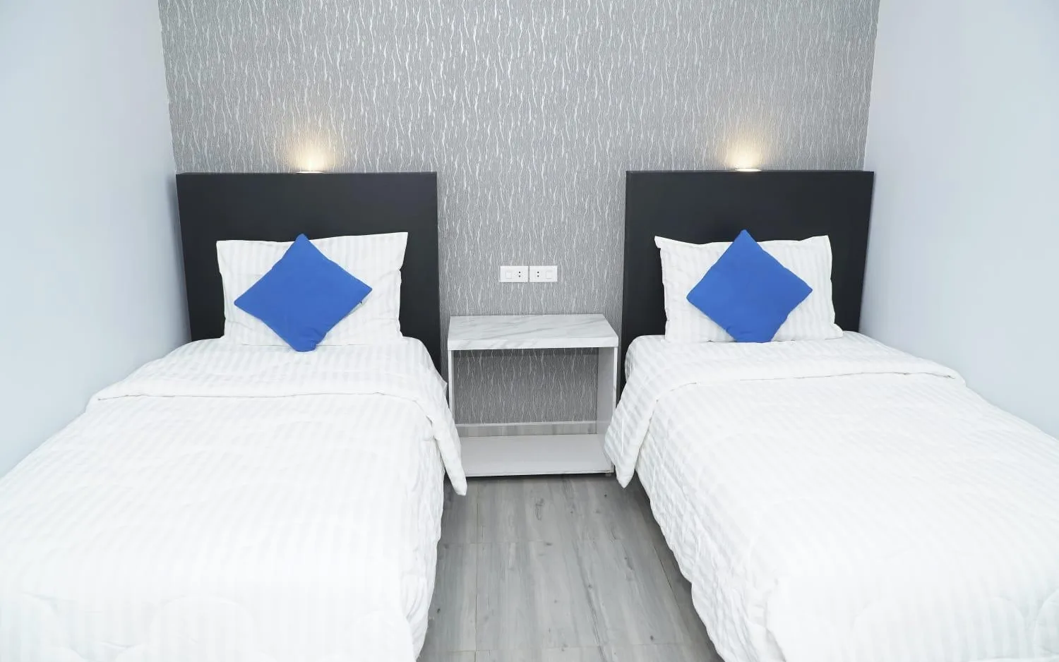 Car hire Soundproof rooms Spa at Hotel City Room