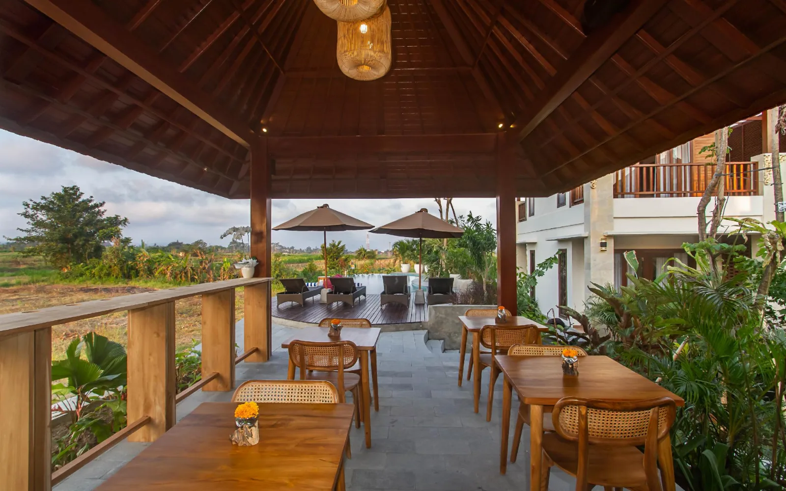 Central Garden Pool & Private Villa Plunges at Odessa Village by GenuineHost iso by Pramana Villas
