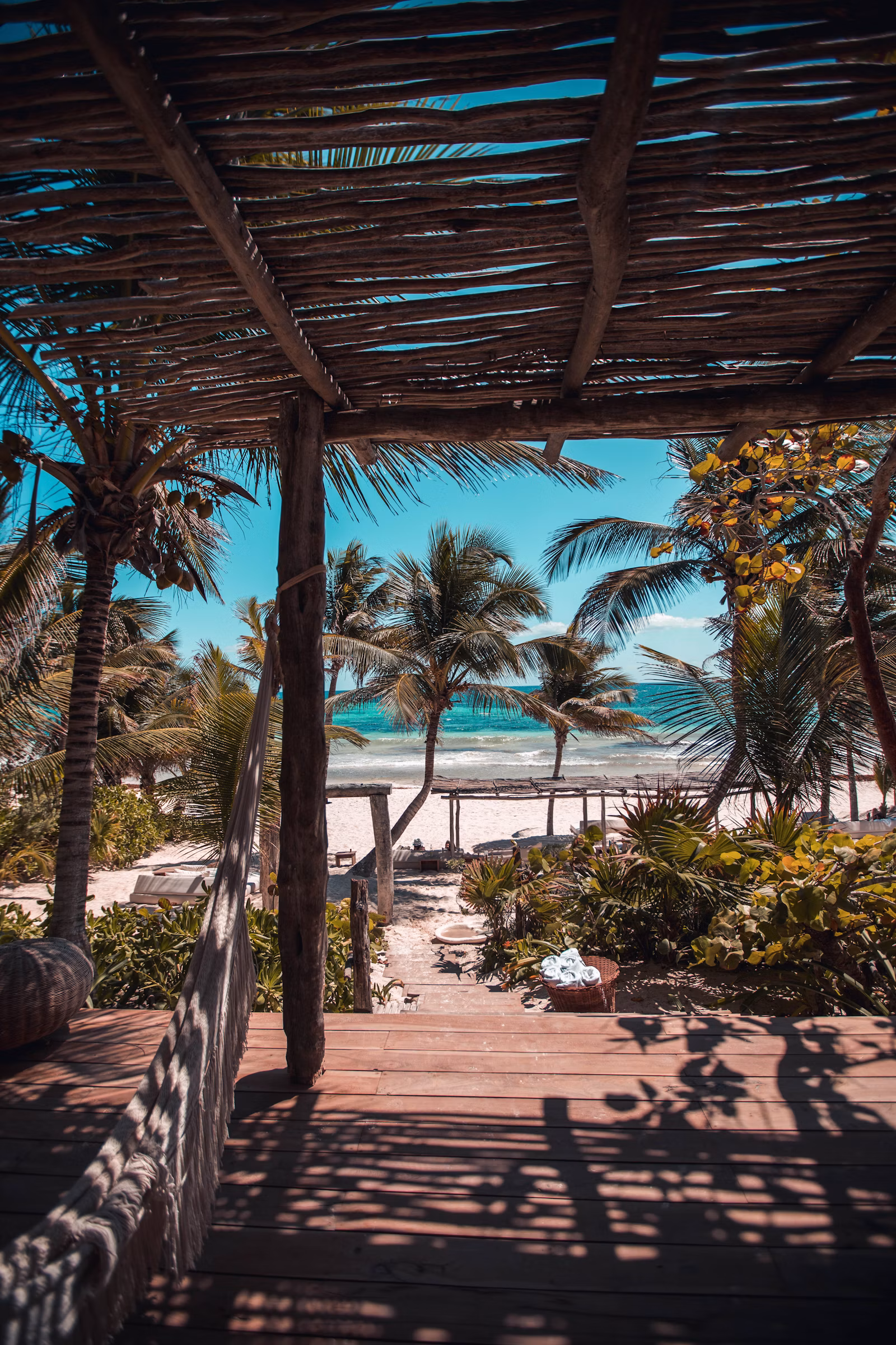 Cosmo Bungalows Oceanfront Spa & Shala