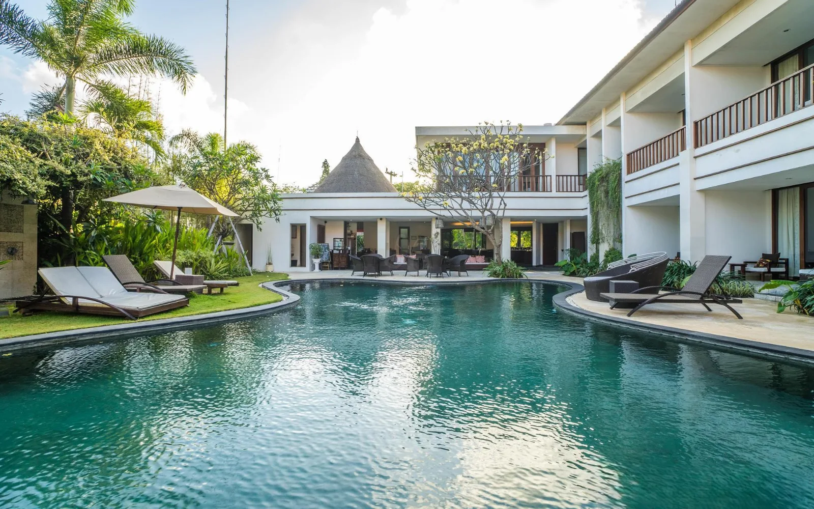 Diana Wellness & Spa at Villa Diana 14 Bedrooms Bali