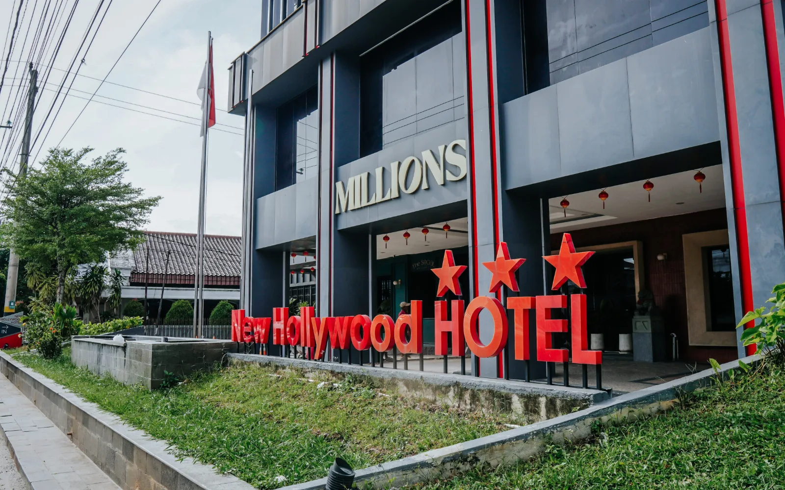 Free WiFi Spa at New Hollywood Hotel
