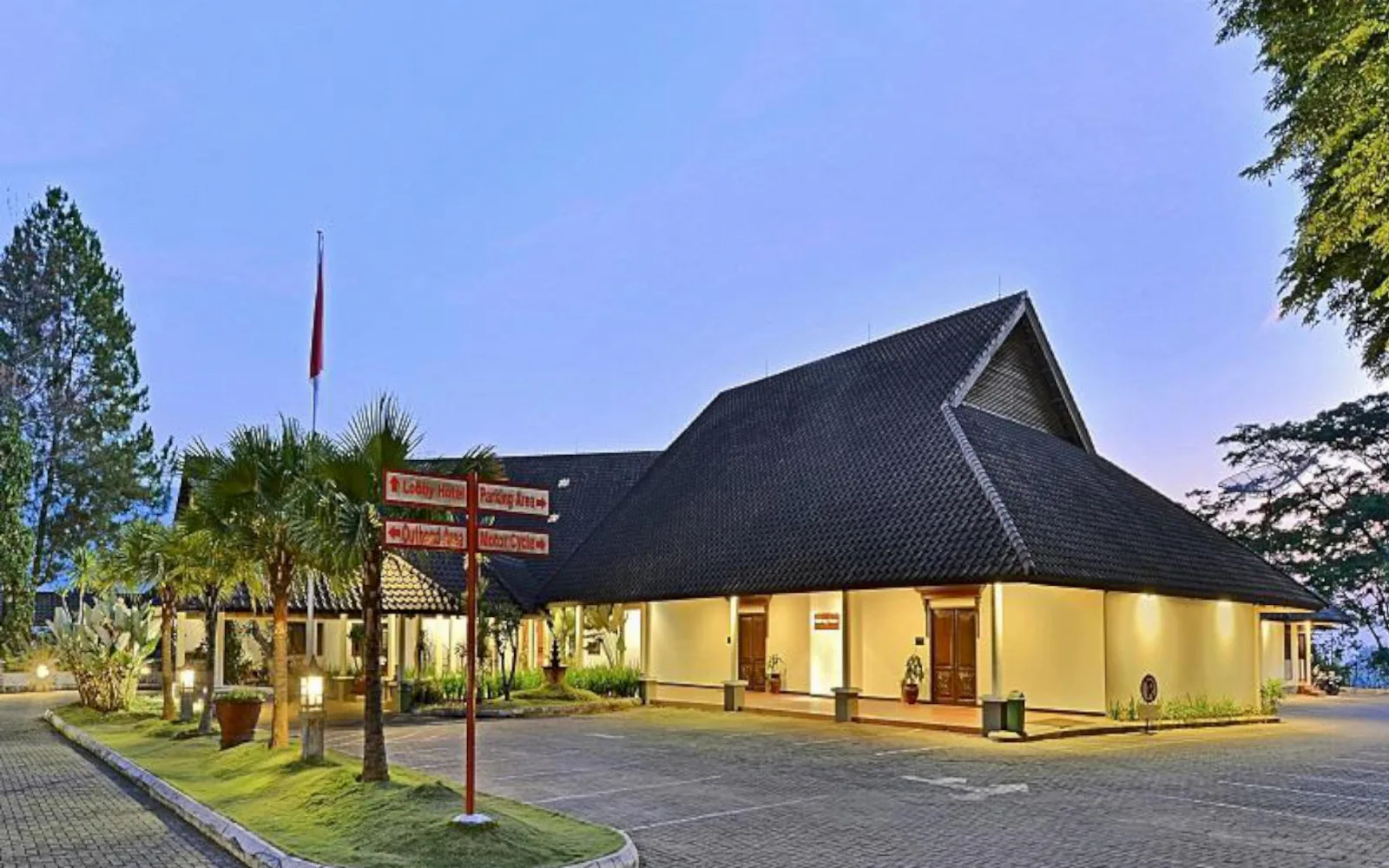 Grand Spa & Wellness Center at Grand Whiz Hotel Trawas