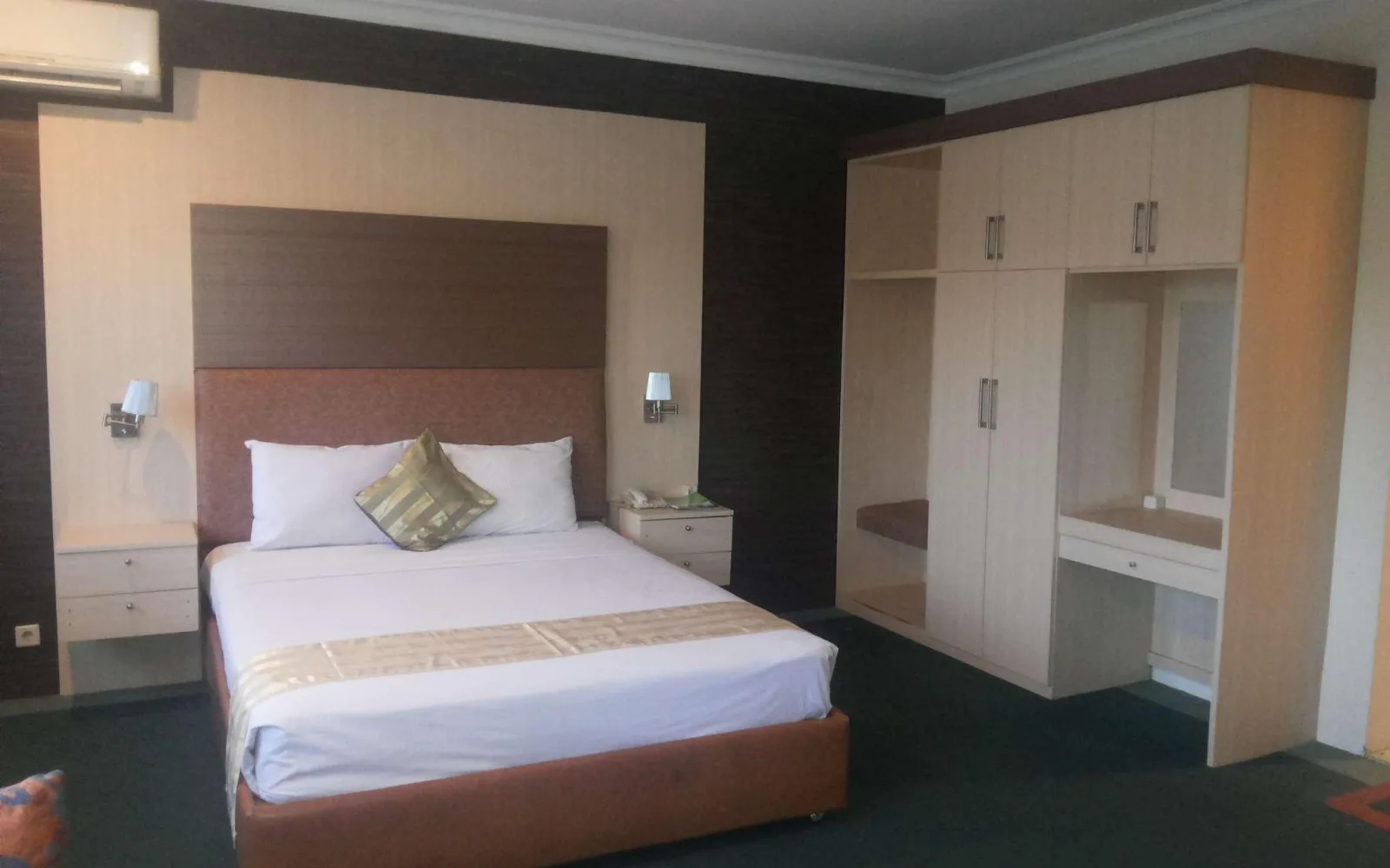 Laundry facilities Spa at Hotel Grand Kartika